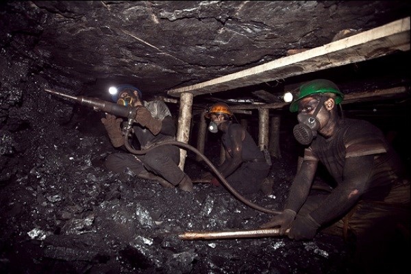 Coal miners in Kerman province hold assembly to protest low wages ...
